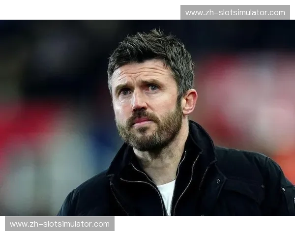 三中卫体系被废除 卡里克重拾曼联传统4-2-3-1 三中卫体系被废除 卡里克重拾曼联传统4-2-3-1